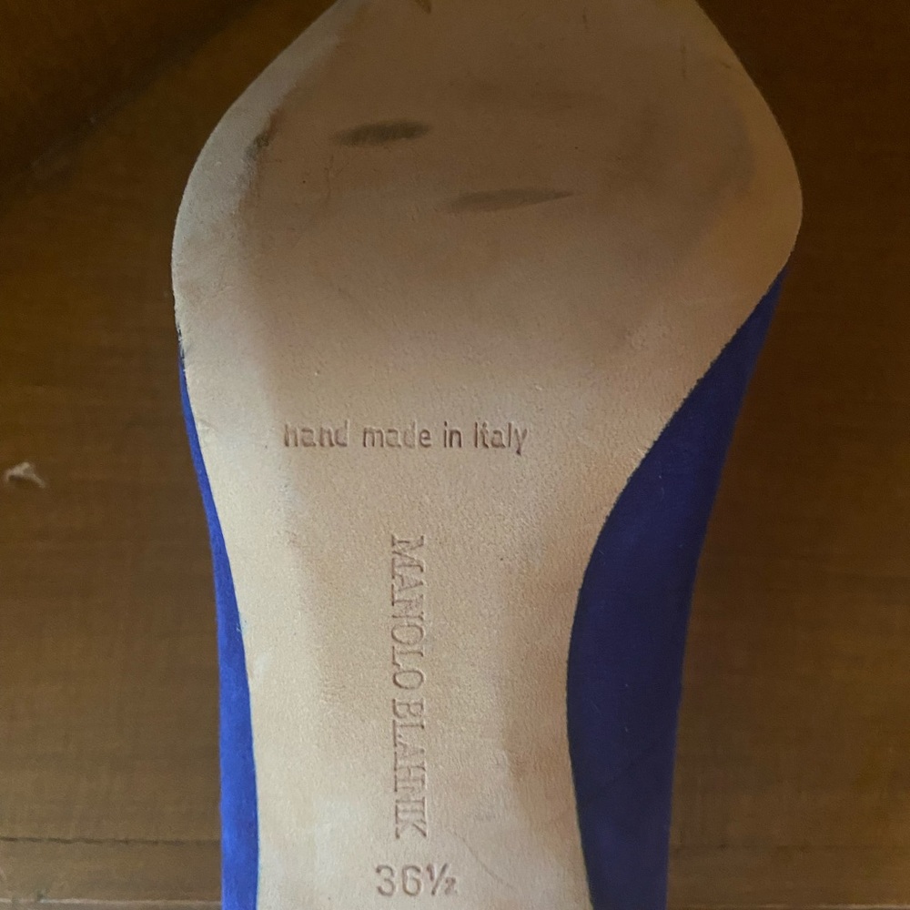 Manolo Blahnik Blue Pumps - Picture 5 of 7